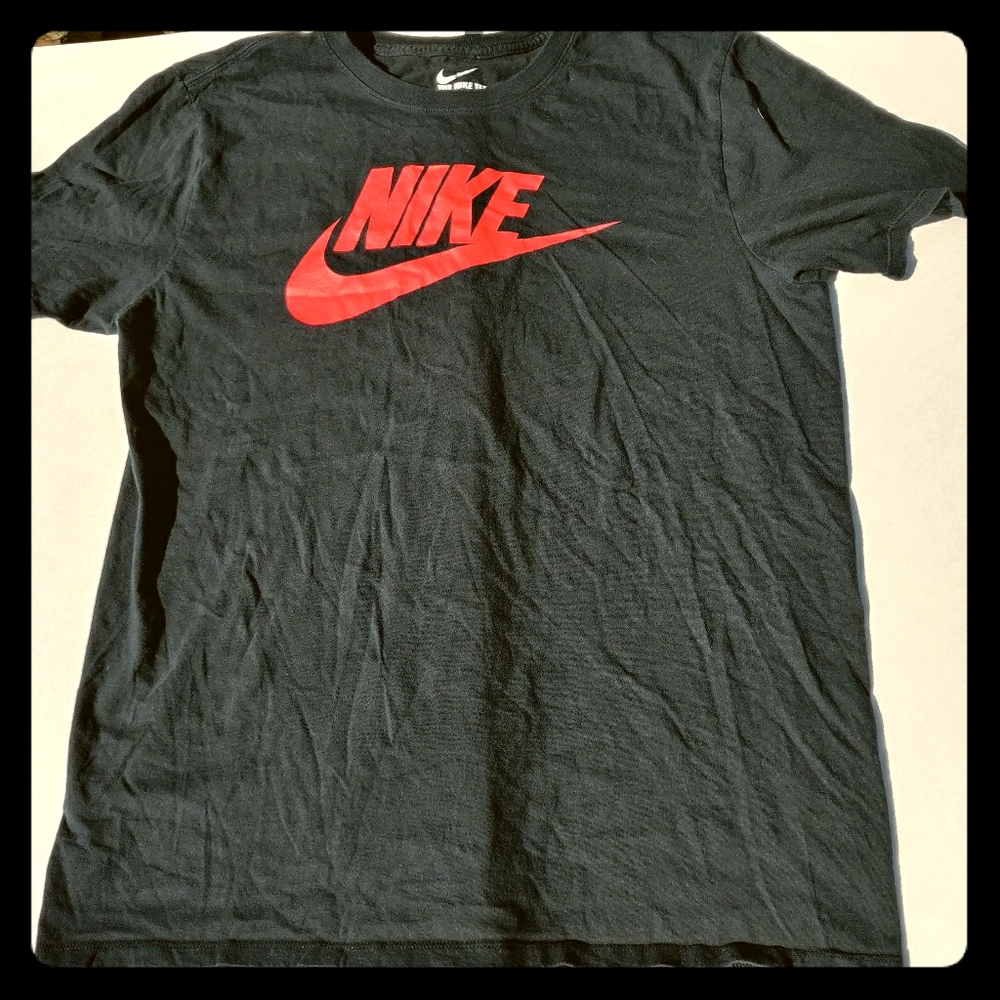 Nike tee